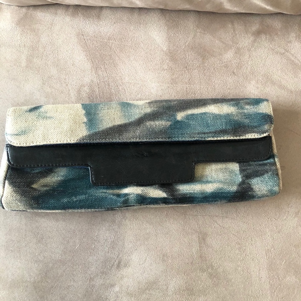 BCBC clutch NWT